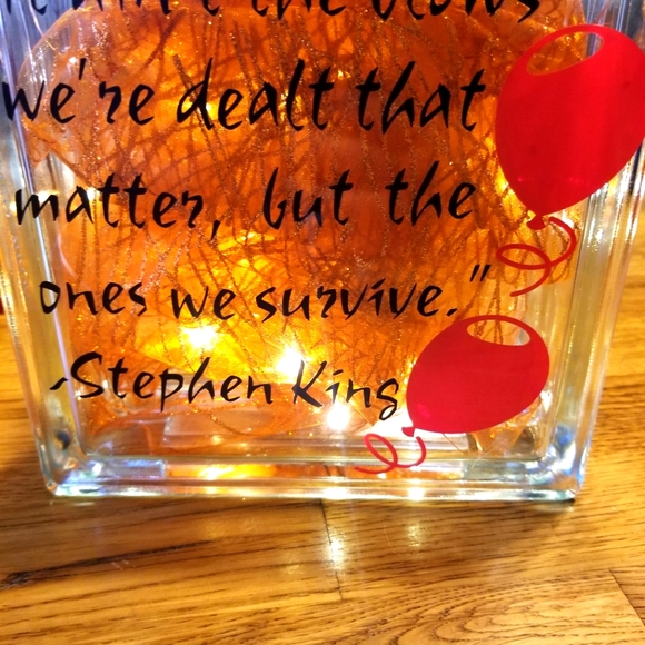 Personalized glass block with LED lights - Picture 2 of 3